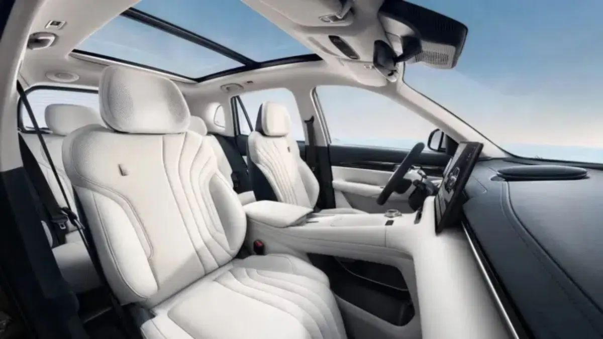 Geely sbarca in Italia: due SUV rivoluzionari da 34.900€ che sfidano Tesla e BMW (3)