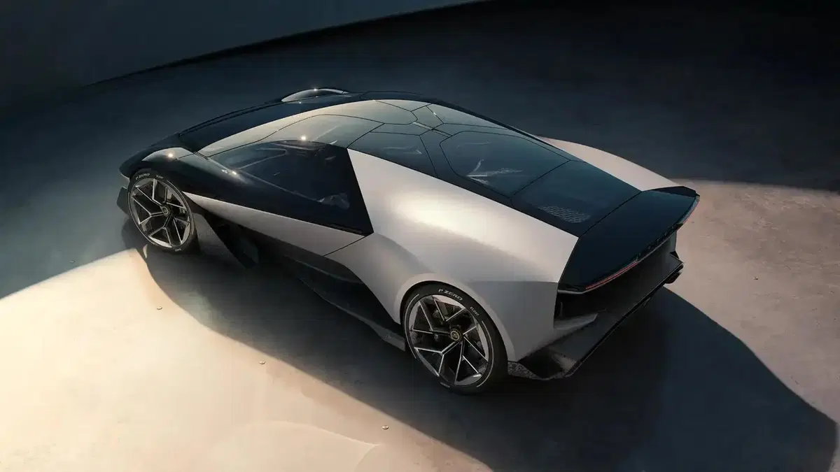 Lotus Theory 1: la supercar elettrica da 986 CV bloccata solo da un tergicristallo! (7)