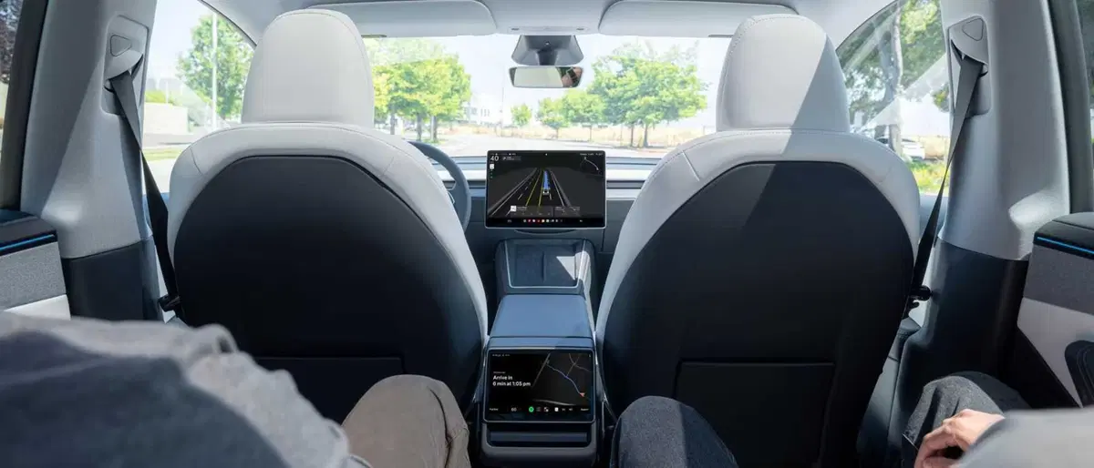 Tesla Robotaxi: tre incidenti in un giorno ad Austin (3)