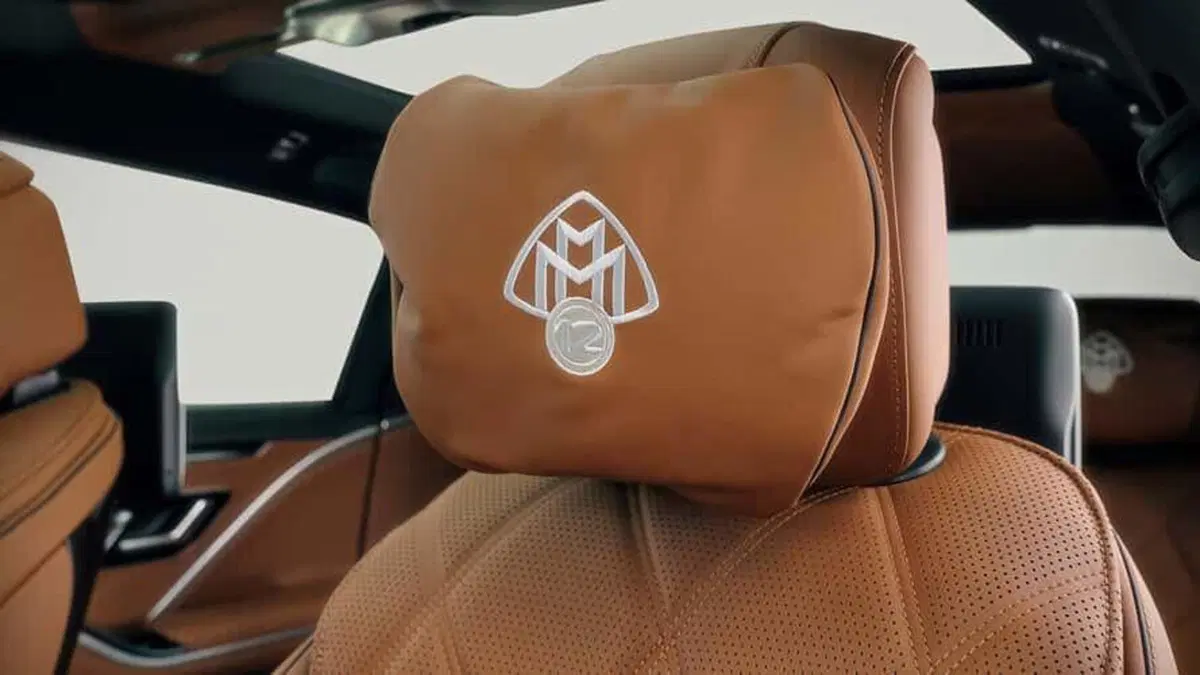Mercedes-Maybach S 680 V12 Edition: oro, lusso sfacciato e un V12 che nel 2025 va contro l’elettrico (6)