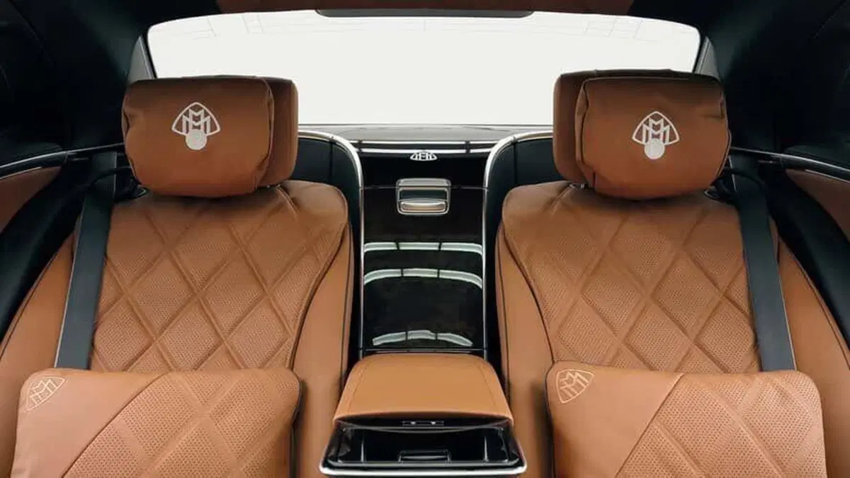 Mercedes-Maybach S 680 V12 Edition: oro, lusso sfacciato e un V12 che nel 2025 va contro l’elettrico (11)