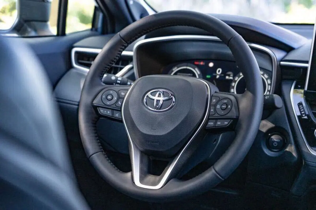 Interni della Toyota Corolla Cross 2026