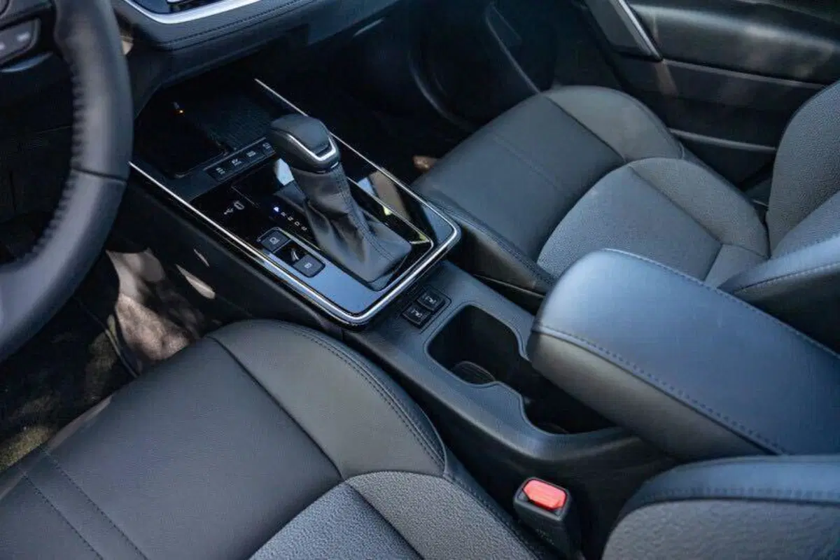 Interni della Toyota Corolla Cross 2026 (4)