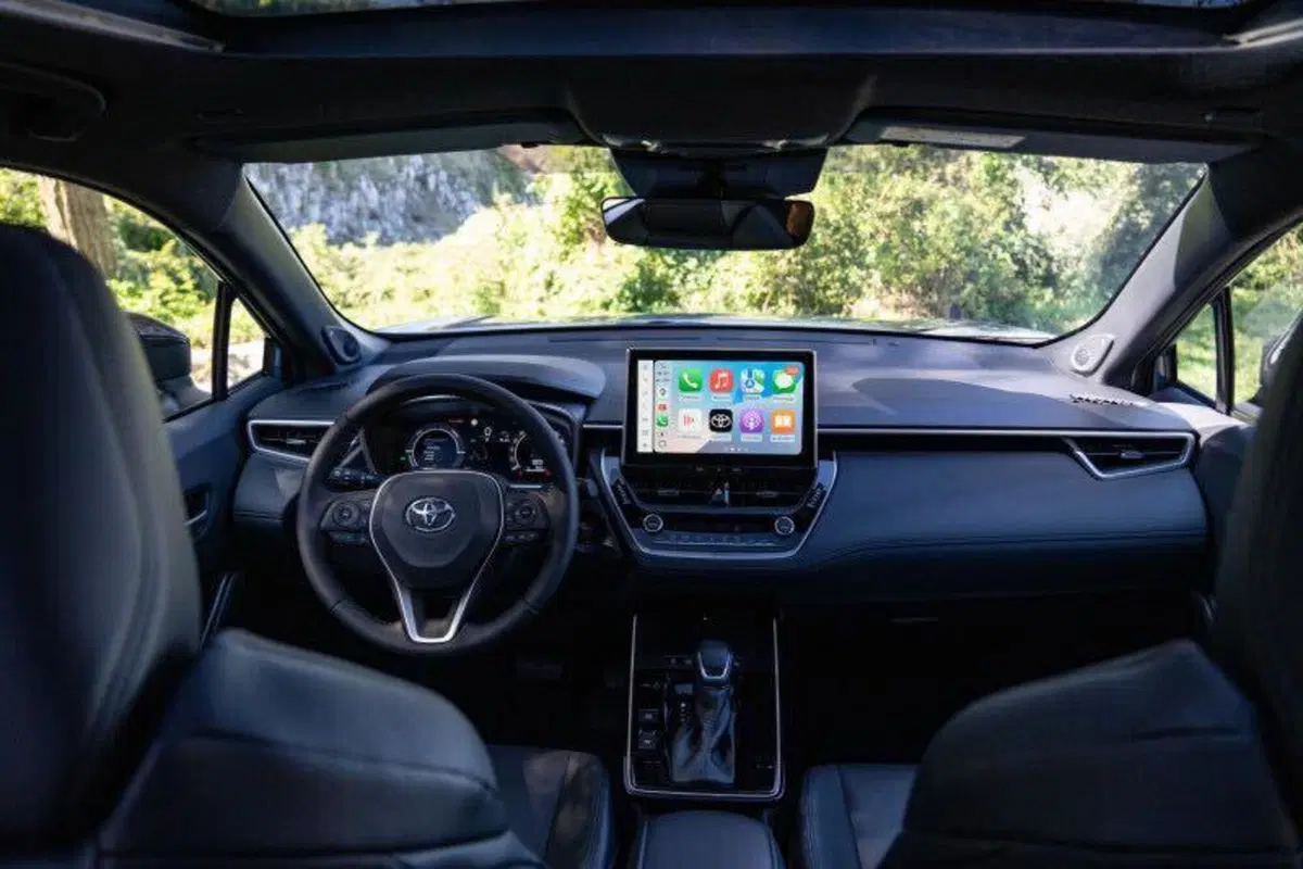 Interni della Toyota Corolla Cross 2026 (7)