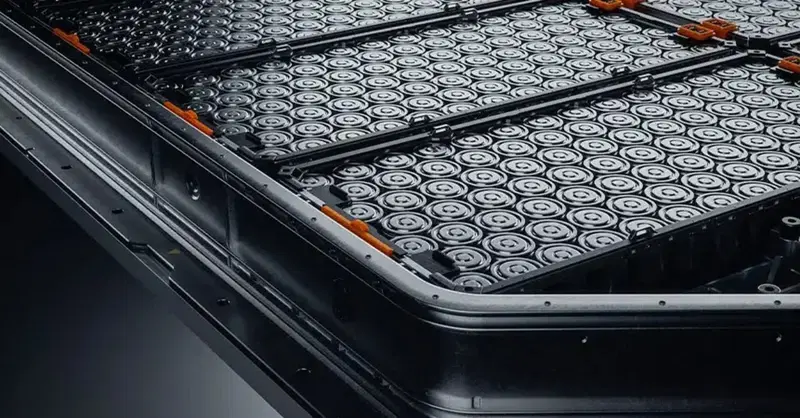 Rivoluzione auto elettriche 2030: sostituire la batteria coster&agrave; meno di riparare un motore classico