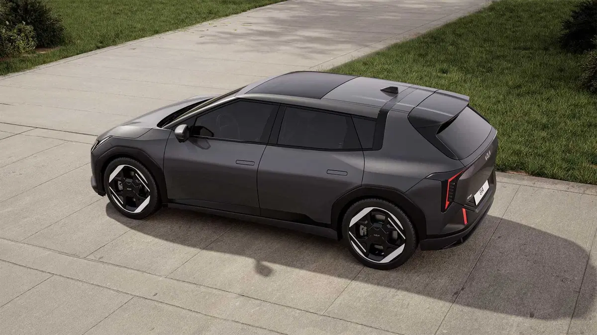 Kia EV4: perché puntare su una berlina elettrica quando tutti vogliono i SUV