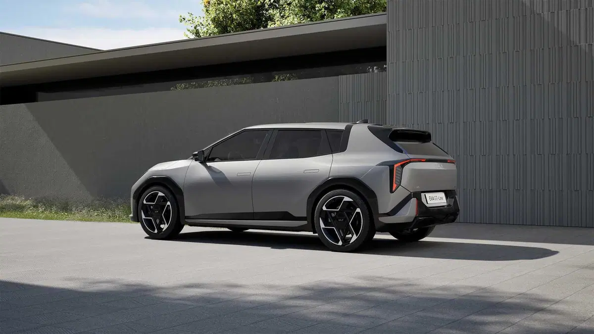 Kia EV4: perché puntare su una berlina elettrica quando tutti vogliono i SUV (2)