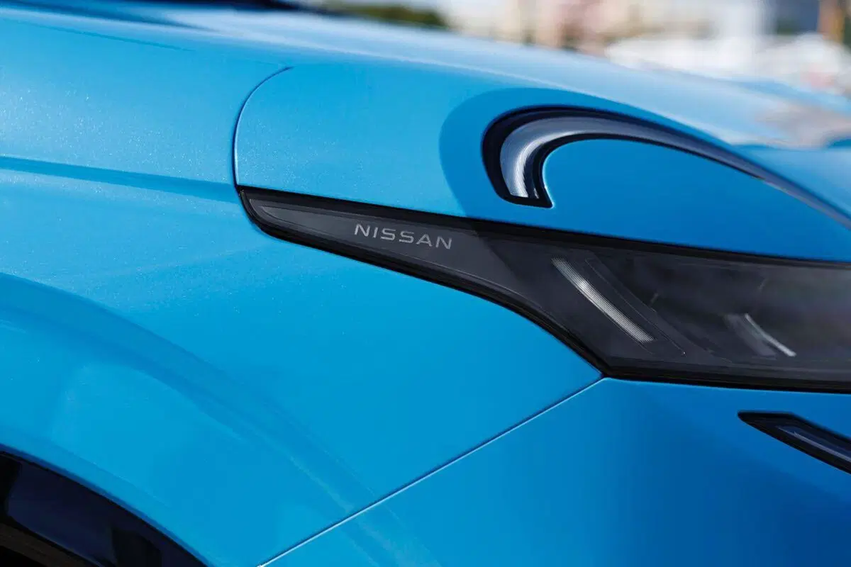 La Nissan MICRA 2025 ha finalmente imparato a guidare senza benzina (e promette di non lasciarvi a piedi) (7)