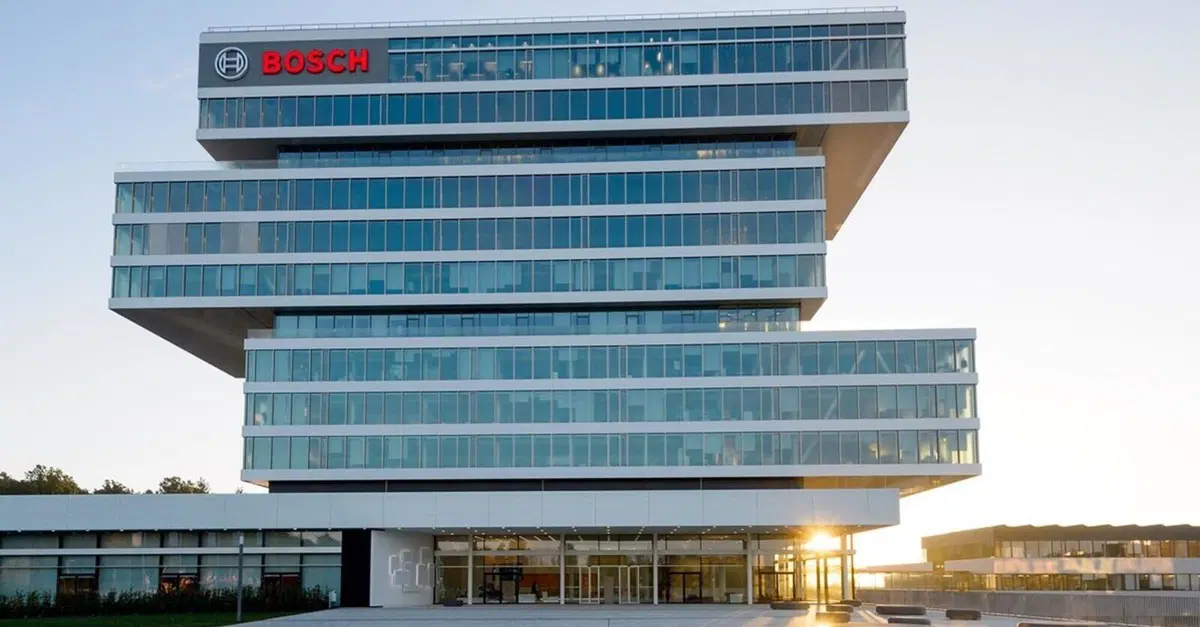 Bosch licenzia 13.000 dipendenti: il colosso dell'auto in ginocchio per la crisi del settore