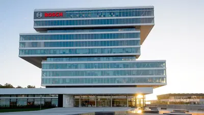 Bosch licenzia 13.000 dipendenti: il colosso dell'auto in ginocchio per la crisi del settore