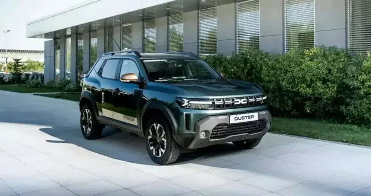 Dacia Duster 2025 si trasforma: dal SUV al pick-up (e spunta anche la versione van)