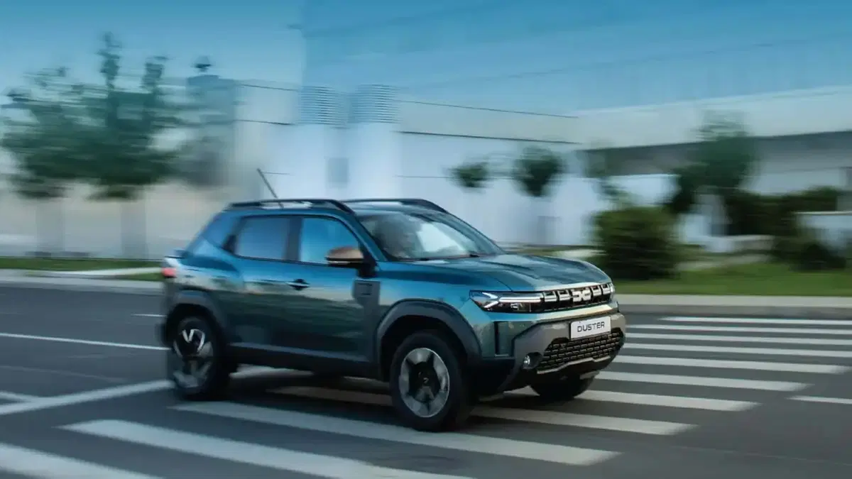 Dacia Duster 2025 si trasforma: dal SUV al pick-up (e spunta anche la versione van) (6)