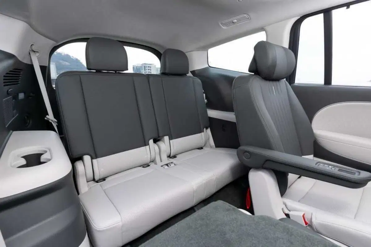 Listino Hyundai Ioniq 9 (14)