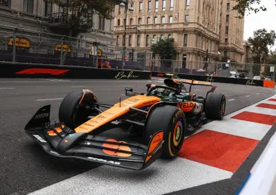 Weekend difficile per McLaren a Baku: Piastri e Norris in difficoltà. Cosa è andato storto?