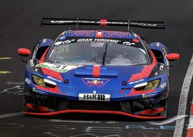 Non solo F1, Max Verstappen è una leggenda nel GT: così ha dominato al Nürburgring al debutto con una Ferrari 296