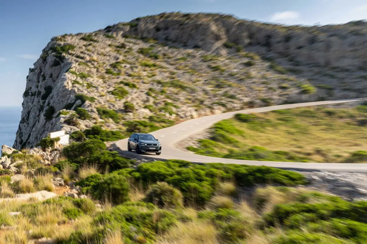 C5 Aircross 2025: SUV Citroën da 29.900 €, più spazio e fino a 100 km in elettrico (9)