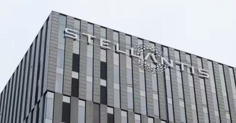 Stellantis e Catl, la Gigafactory di Saragozza accende il dibattito: arrivano 2 mila operai cinesi