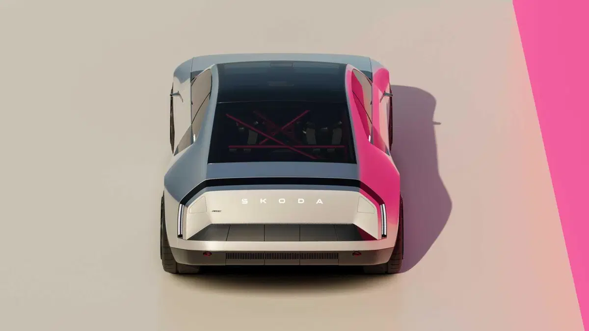 La Skoda 110 R rinasce elettrica: quando la leggenda incontra il futuro (9)