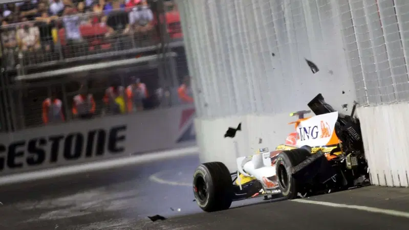 F1. Dal famigerato Crashgate fino alla vittoria di Sainz nel giorno no di Verstappen, 5 momenti iconici del Gran Premio di Singapore