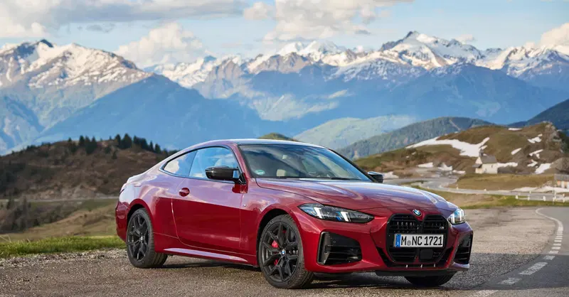BMW autunno 2025: fino a 392 CV per le Serie M, nuovi fari laser e tecnologie smart