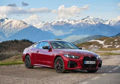 BMW autunno 2025: fino a 392 CV per le Serie M, nuovi fari laser e tecnologie smart
