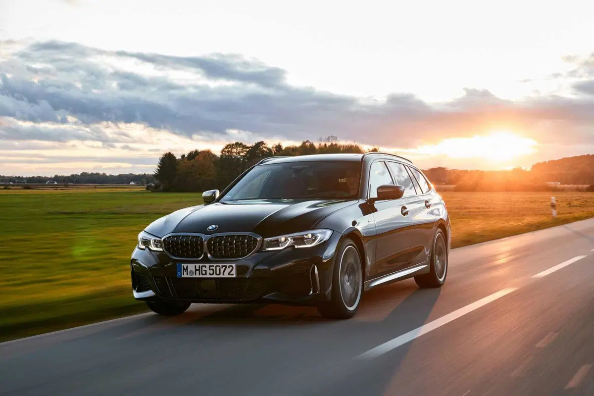 BMW autunno 2025: fino a 392 cv per le Serie M, nuovi fari laser e tecnologie smart (2)