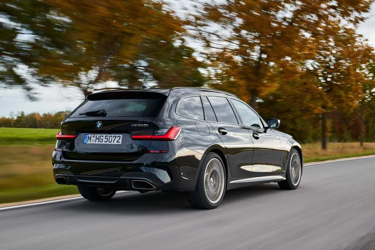 BMW autunno 2025: fino a 392 cv per le Serie M, nuovi fari laser e tecnologie smart (3)