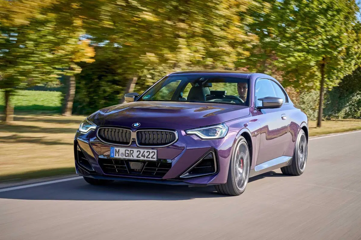 BMW autunno 2025: fino a 392 cv per le Serie M, nuovi fari laser e tecnologie smart (7)