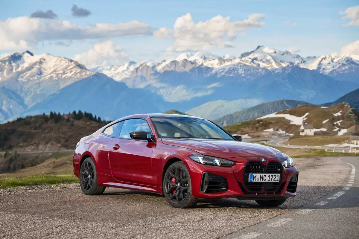 BMW autunno 2025: fino a 392 cv per le Serie M, nuovi fari laser e tecnologie smart (10)