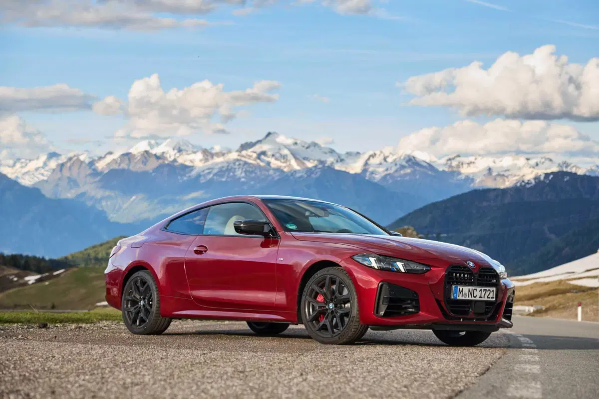 BMW autunno 2025: fino a 392 cv per le Serie M, nuovi fari laser e tecnologie smart (11)