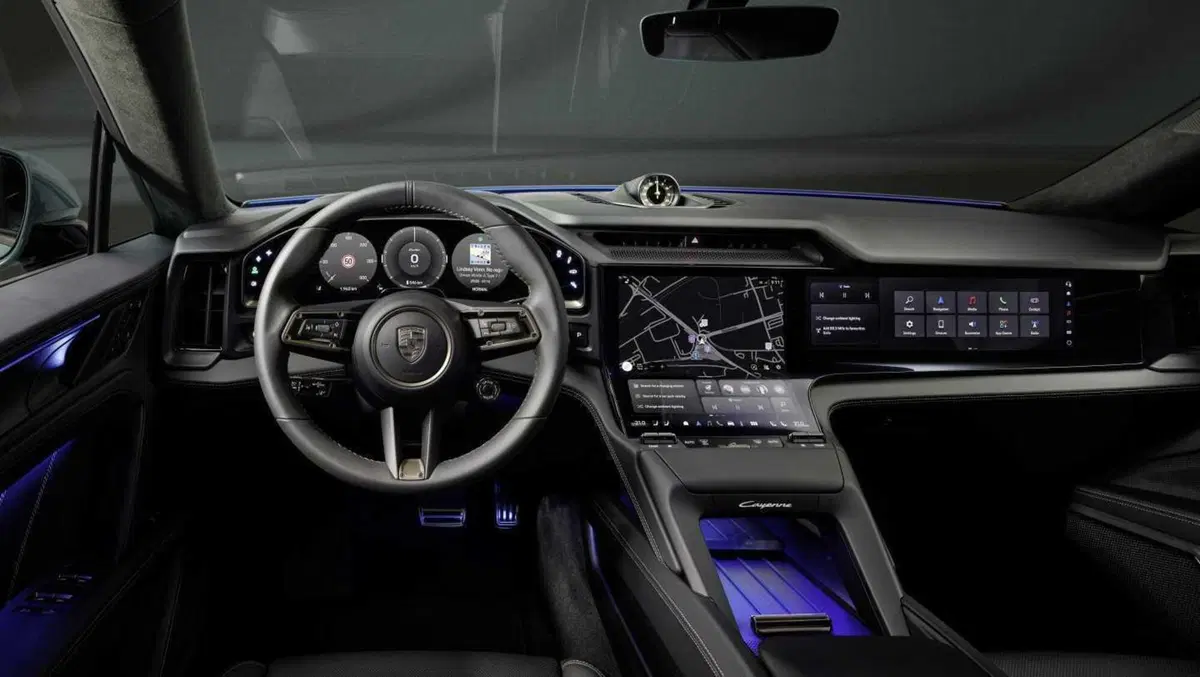 Porsche Cayenne elettrico 2025: interni rivoluzionari con il display più grande di sempre (11)