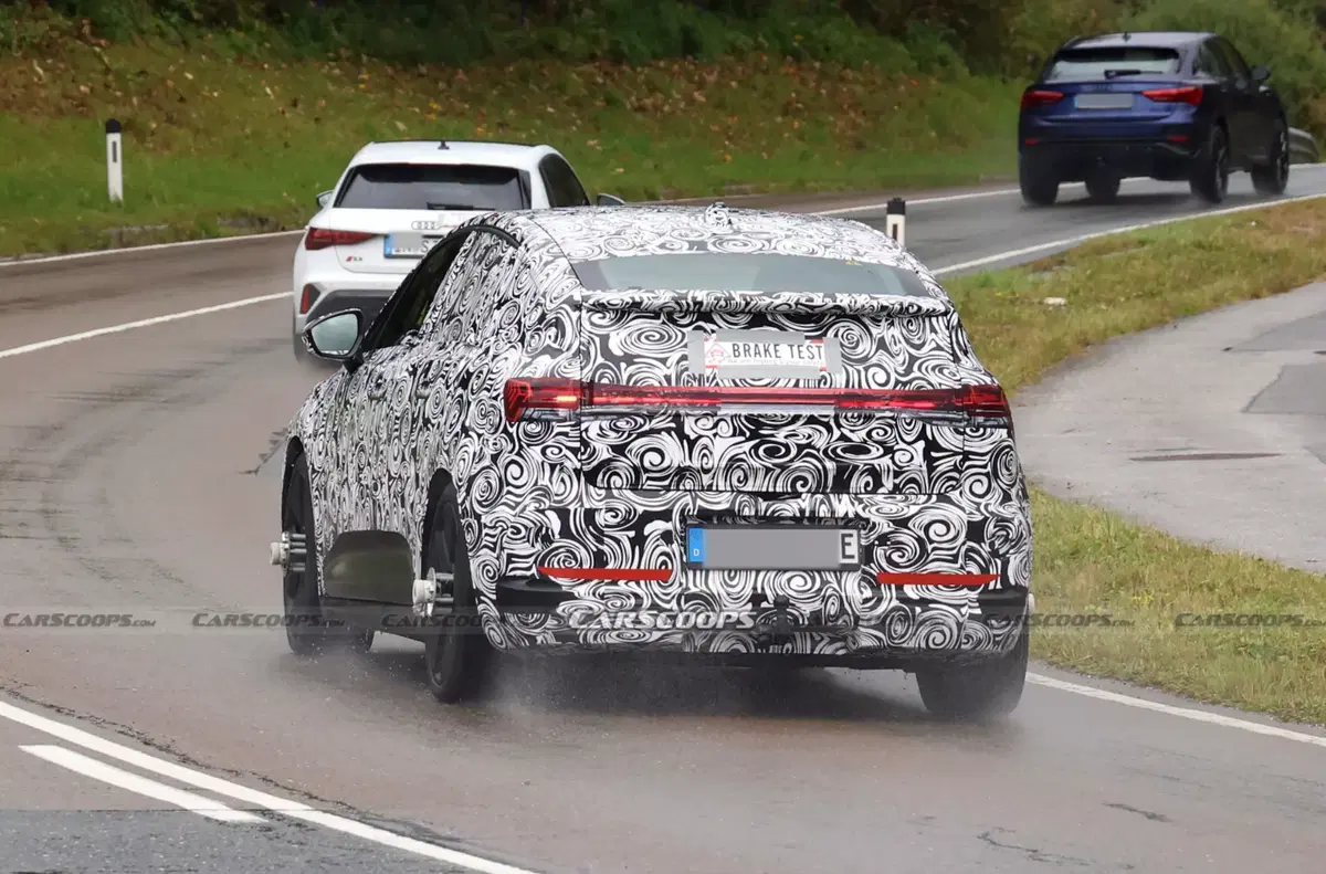 Audi fa rinascere l’A2? La nuova Q2 sembra più una monospace che un SUV (4)