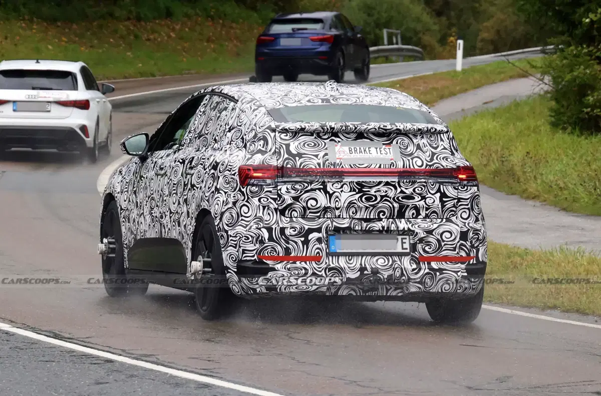 Audi fa rinascere l’A2? La nuova Q2 sembra più una monospace che un SUV (6)