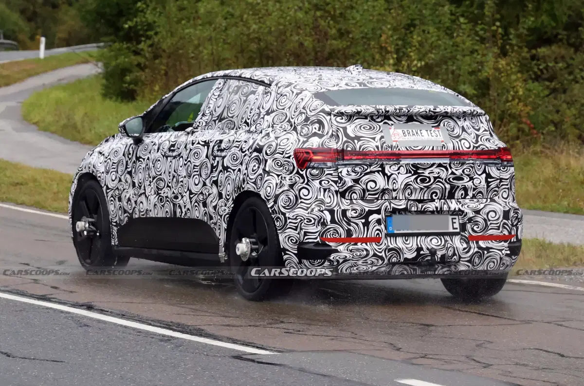Audi fa rinascere l’A2? La nuova Q2 sembra più una monospace che un SUV (11)