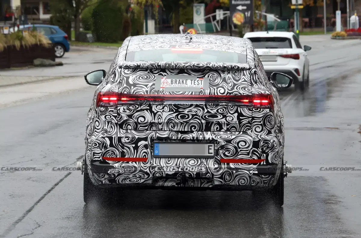 Audi fa rinascere l’A2? La nuova Q2 sembra più una monospace che un SUV (12)