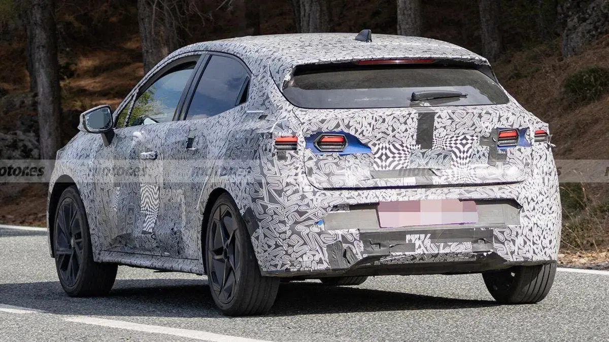 Nuova Renault Clio 2026: il segreto del modello ibrido da 200 CV che fa sognare il ritorno delle sigle RS (2)