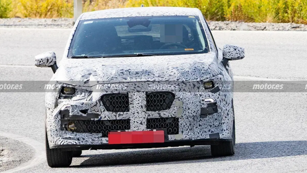 Nuova Renault Clio 2026: il segreto del modello ibrido da 200 CV che fa sognare il ritorno delle sigle RS (4)