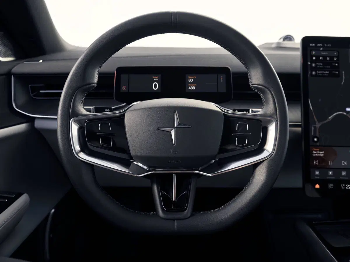 Polestar 3 2026: il SUV elettrico svedese che ricarica in 22 minuti e fa tremare la Tesla. (4)