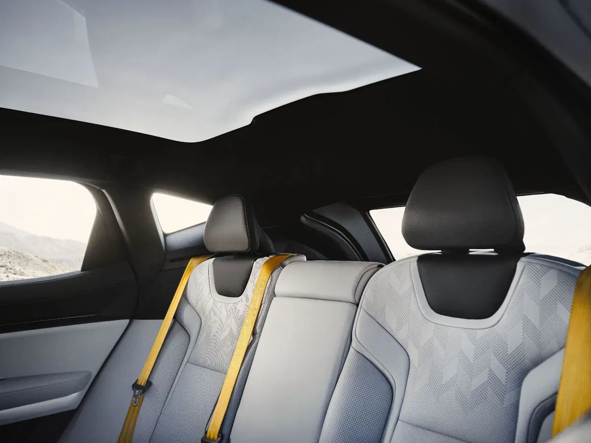 Polestar 3 2026: il SUV elettrico svedese che ricarica in 22 minuti e fa tremare la Tesla. (5)