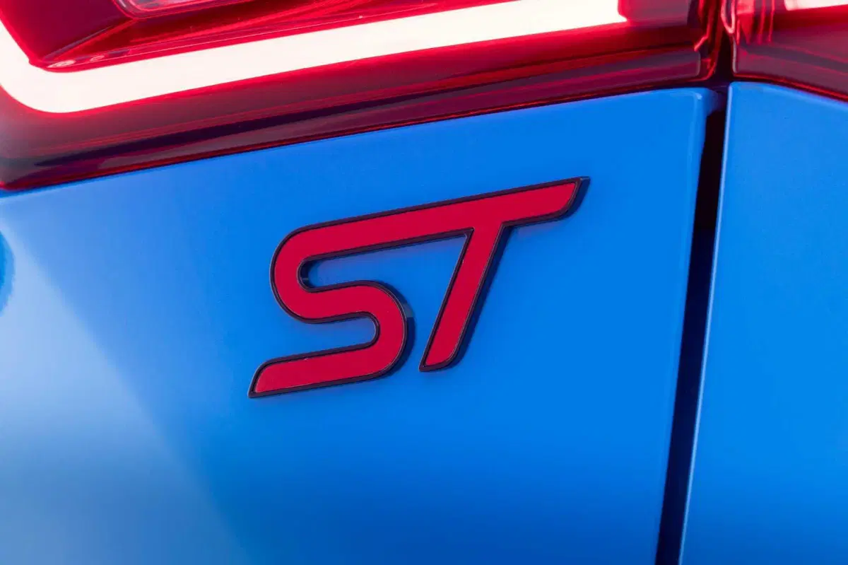 Fine di un'era: l'ultima Ford Focus ST esce dalla catena di montaggio, addio alle compatte sportive (7)