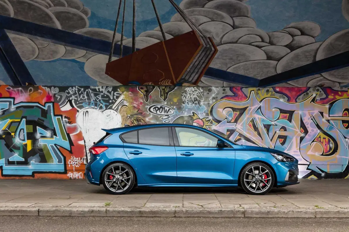 Fine di un'era: l'ultima Ford Focus ST esce dalla catena di montaggio, addio alle compatte sportive (12)
