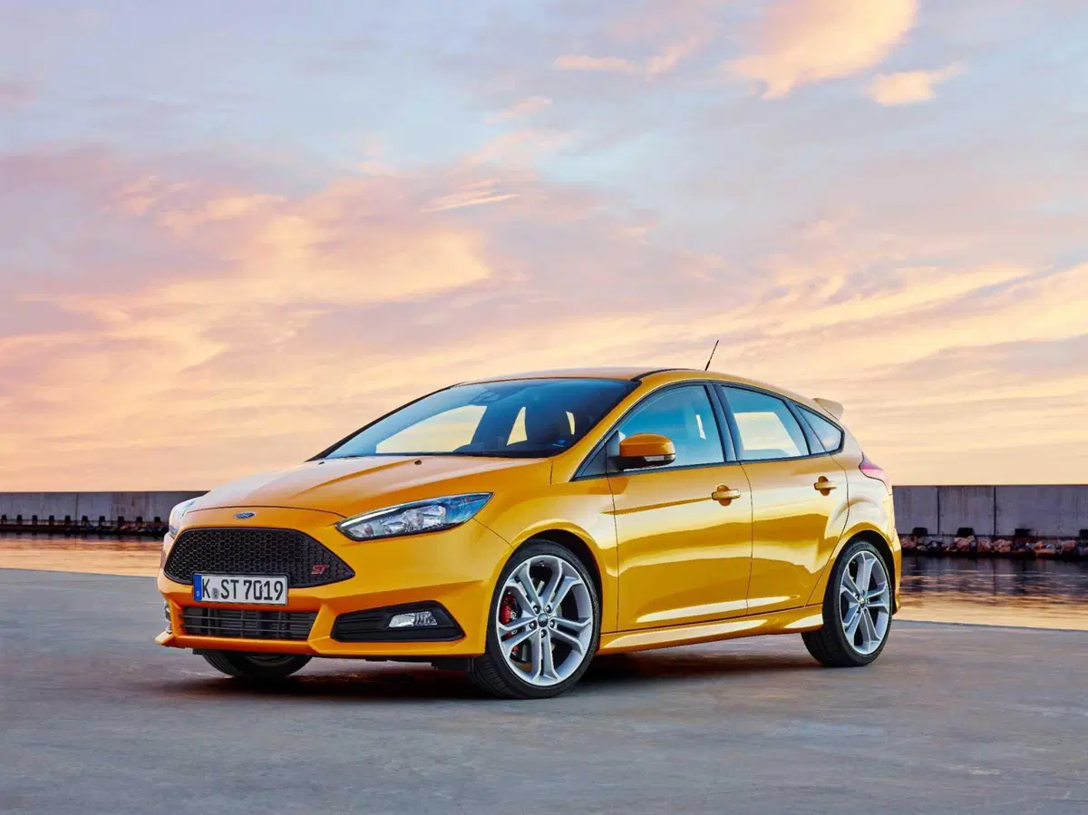 Fine di un'era: l'ultima Ford Focus ST esce dalla catena di montaggio, addio alle compatte sportive (13)
