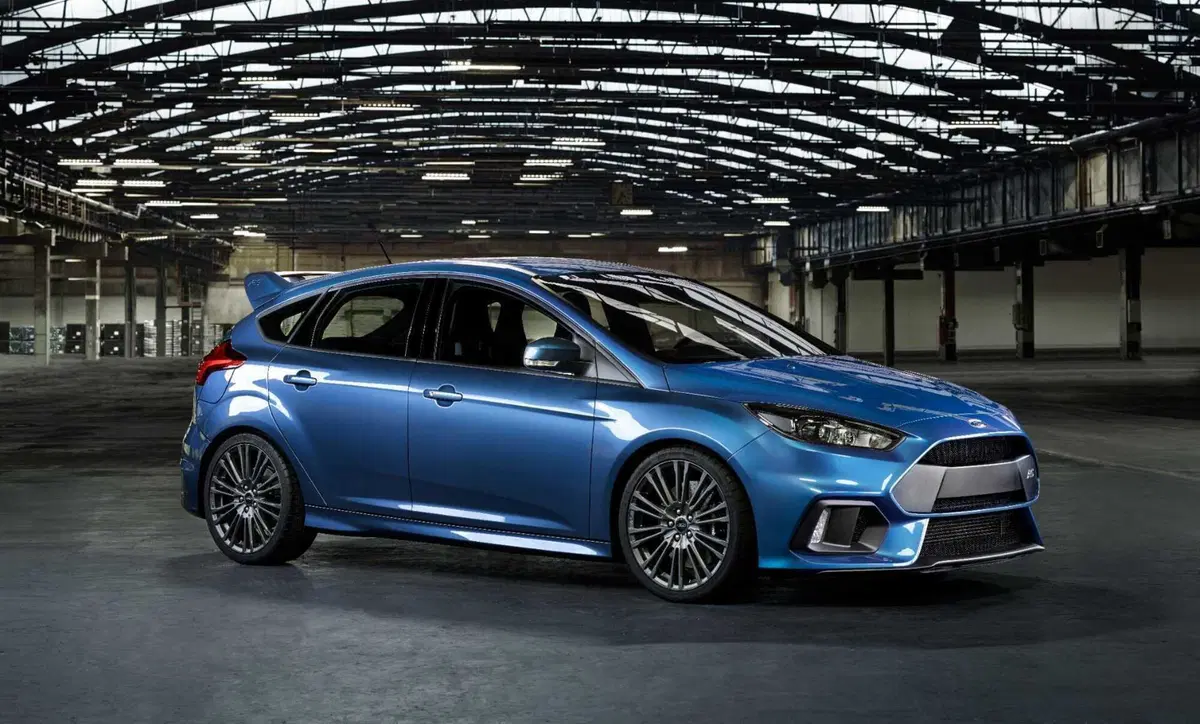 Fine di un'era: l'ultima Ford Focus ST esce dalla catena di montaggio, addio alle compatte sportive (21)