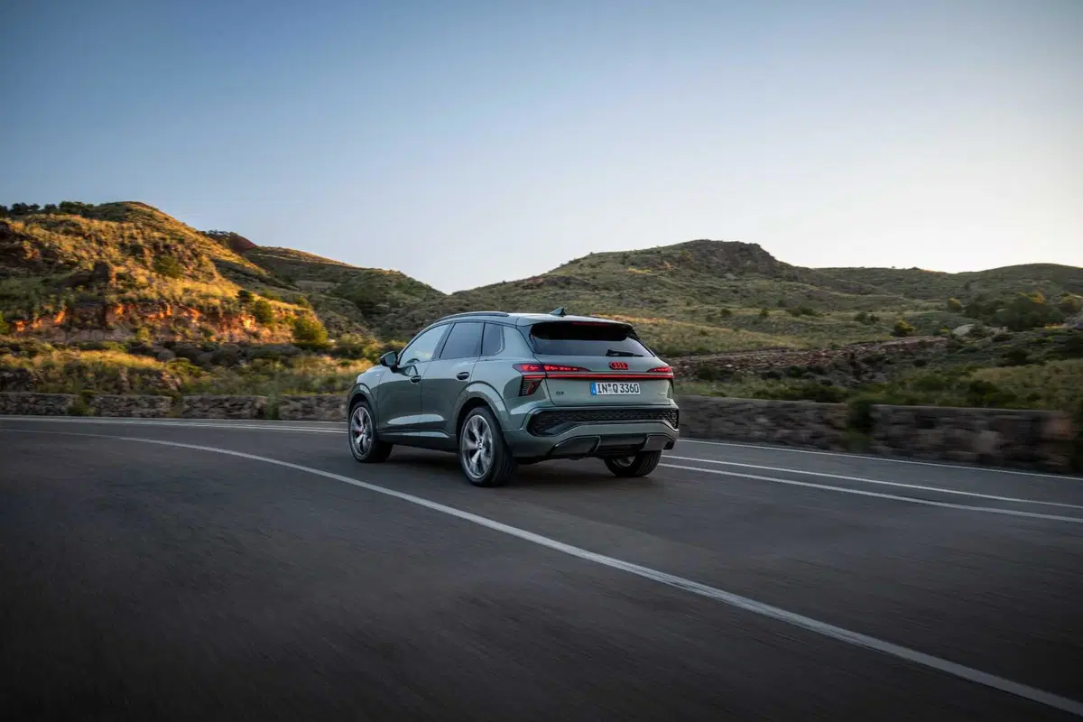 Nuova Audi Q3 2025: più presenza, più tecnologia, più sostanza e ancora diesel! A un prezzo... (2)