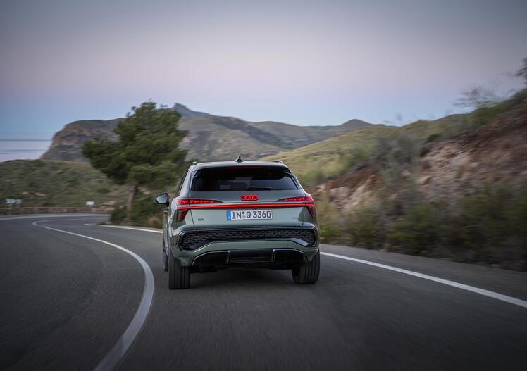Nuova Audi Q3 2025: tutta nuova fuori e dentro ma c'è ancora il diesel. E il prezzo...