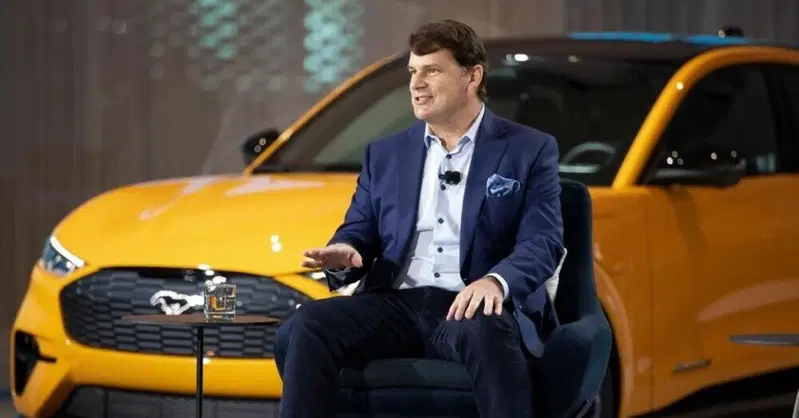 &ldquo;Le vendite di auto elettriche crolleranno del 50%&rdquo;: l'avvertimento shock del CEO di Ford che gela l'industria