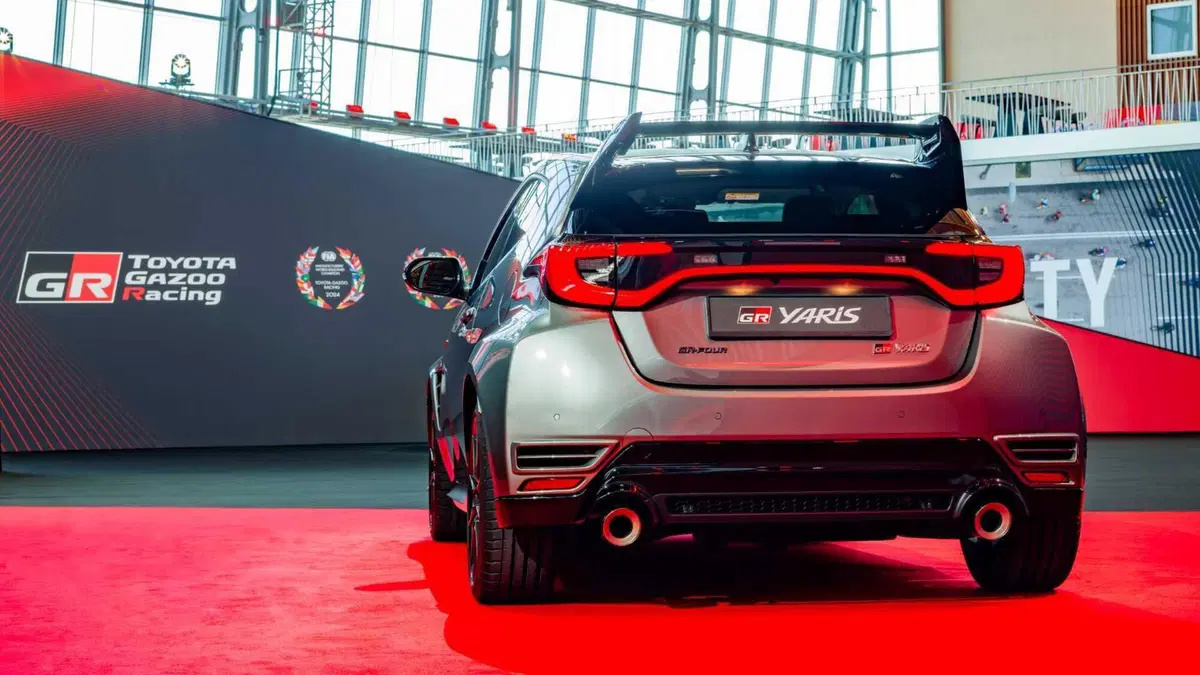 Toyota GR Yaris 1.6 Aero Performance imt-6 (6)