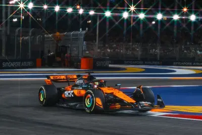 F1, GP Singapore 2025: Piastri regola la FP2. Incidente tra Leclerc e Norris: ecco cosa &egrave; successo a Marina Bay