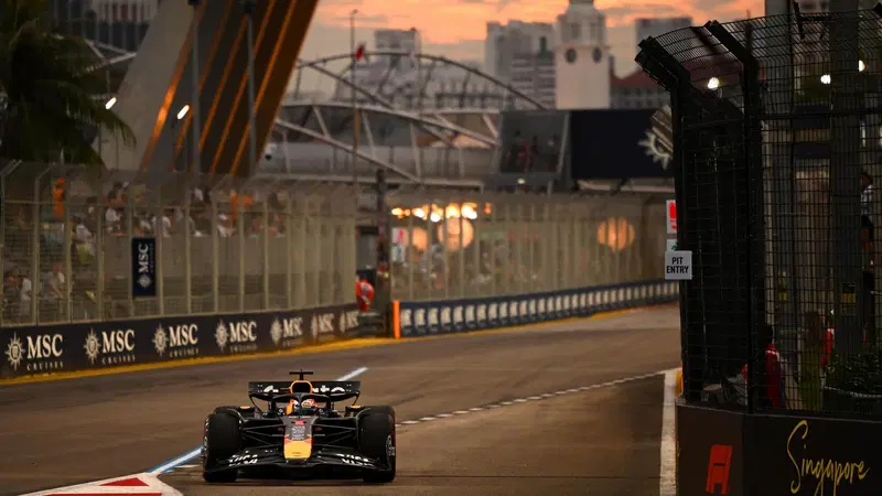 F1, Verstappen vola in FP3 a Singapore: Leclerc in difficolt&agrave;, McLaren favorita per la pole