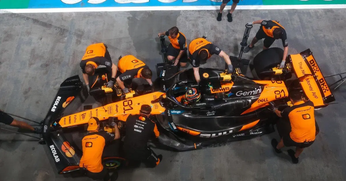 F1. Piastri soddisfatto a met&agrave; dopo le qualifiche di Singapore: &ldquo;Non avevamo quattro decimi in pi&ugrave; per la pole&rdquo;